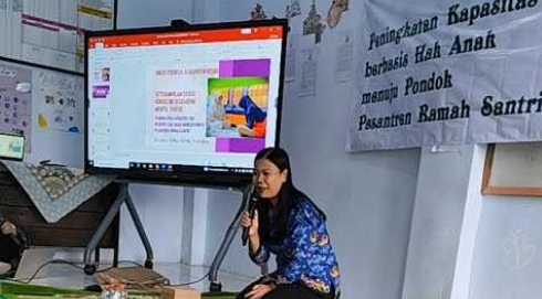 Bersama Psikolog RSUD Gambiran, Hamalatul Quran Tingkatkan Kapasitas SDM Ramah Santri